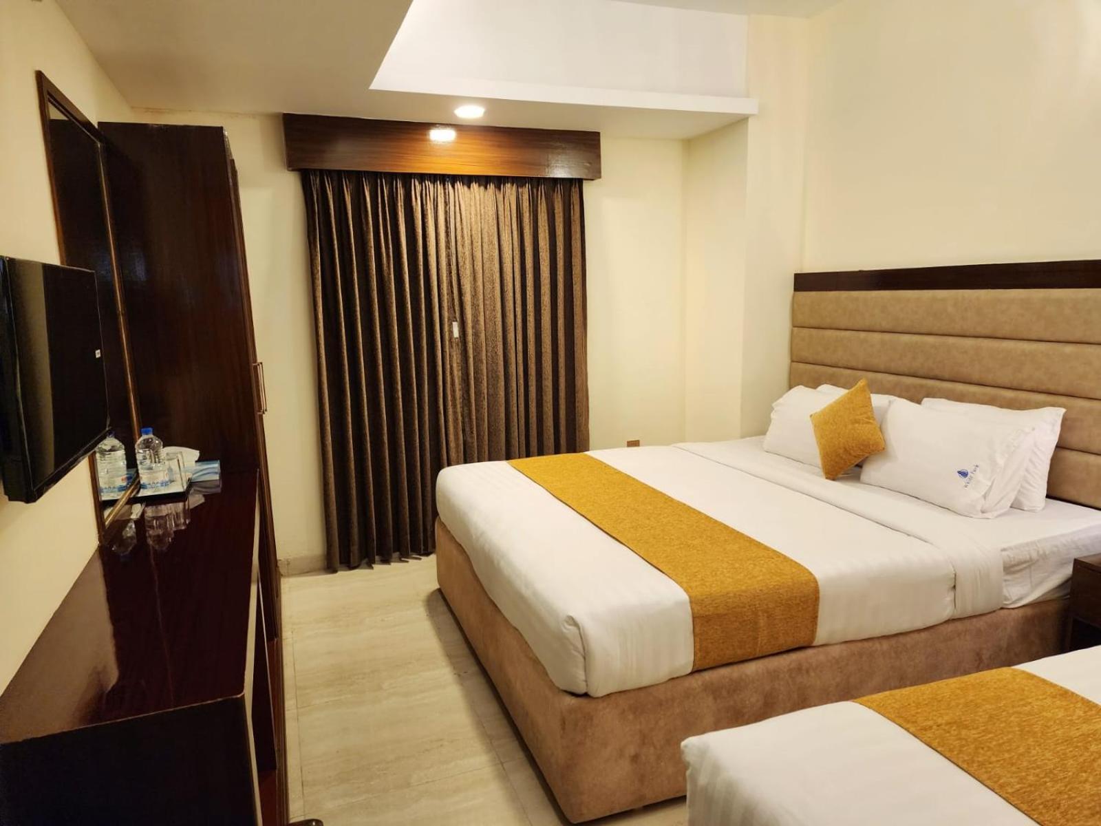 White Park Hotel & Suites Chittagong Exterior foto